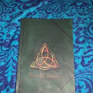 Book of shawdows (Charmed)